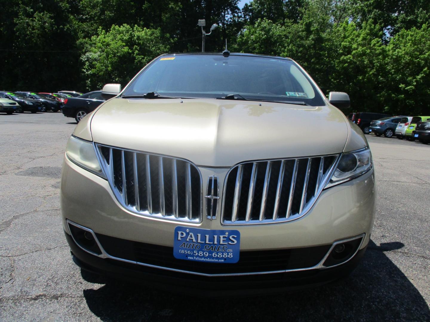 2011 GOLD Lincoln MKX (2LMDJ8JK4BB) , AUTOMATIC transmission, located at 540a Delsea Drive, Sewell, NJ, 08080, (856) 589-6888, 39.752560, -75.111206 - Photo#10